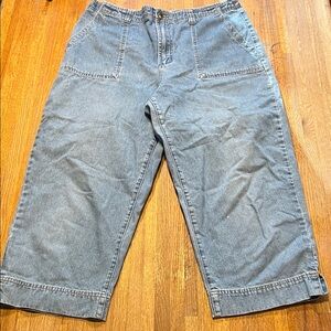 VTG Faded Glory Women 14 Blue Denim Mid Rise Wide Straight Deep Pockets Capris